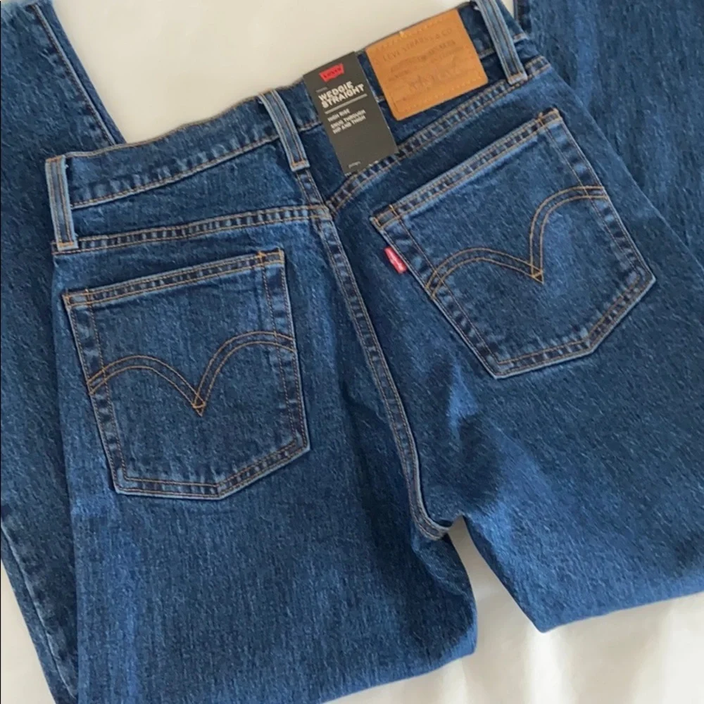 New Levi’s wedgie straight high rise jeans - Picture 8 of 9